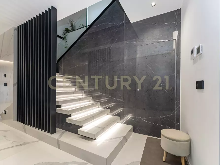 Immagine 57 di Villa in vendita  in Via Sant' Andrea 8 a Catania