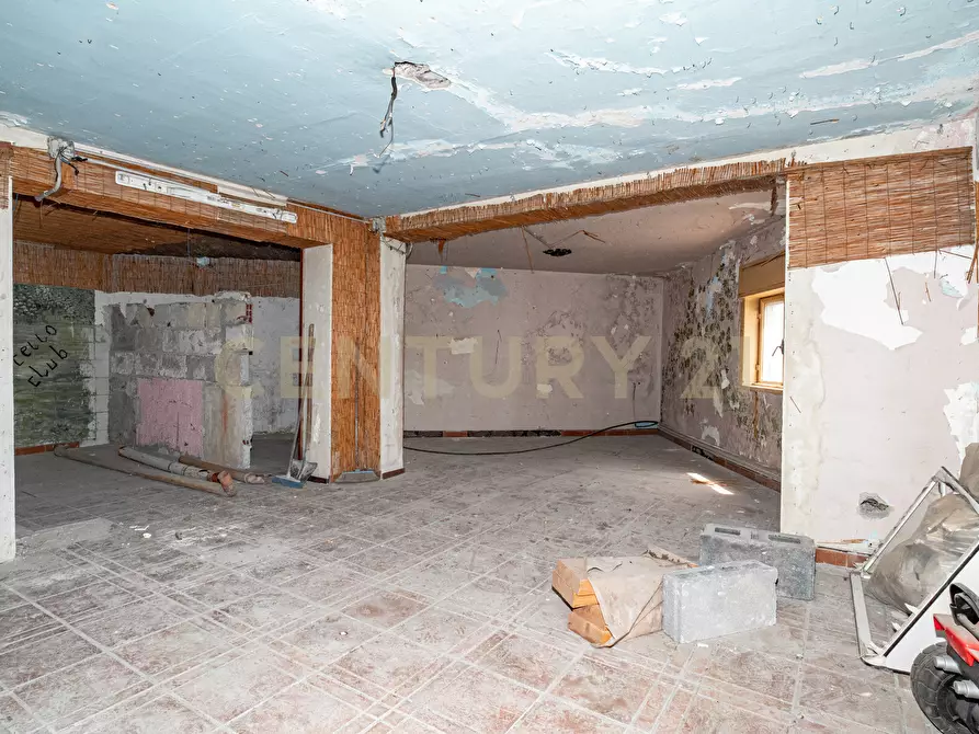 Immagine 15 di Quadrilocale in vendita  in Via Gravina 42 a Tremestieri Etneo