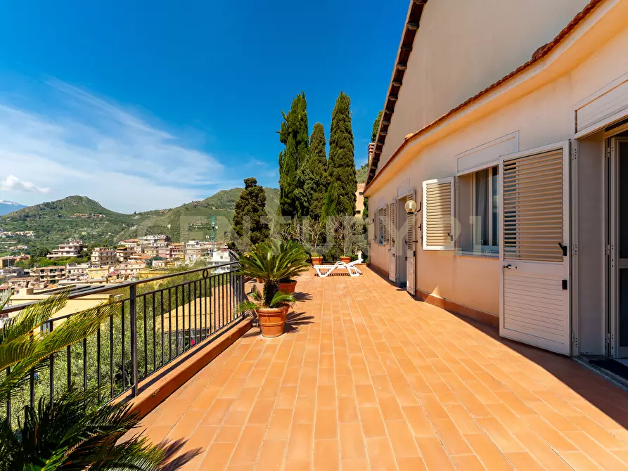Immagine 43 di Villa in vendita  in Via Leonardo Da Vinci 5 a Taormina