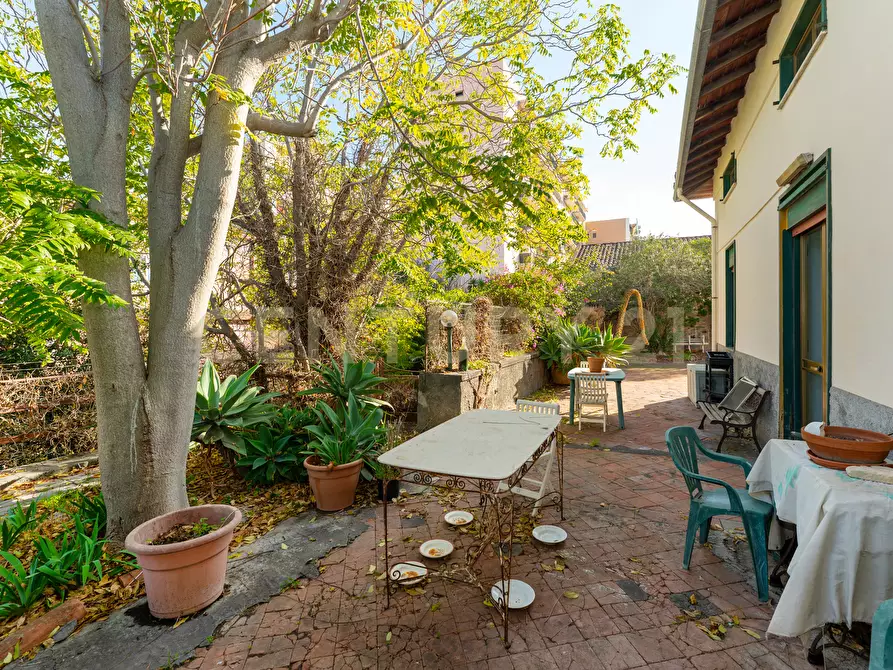 Immagine 105 di Casa indipendente in vendita  in Via Re Martino 212 a Catania