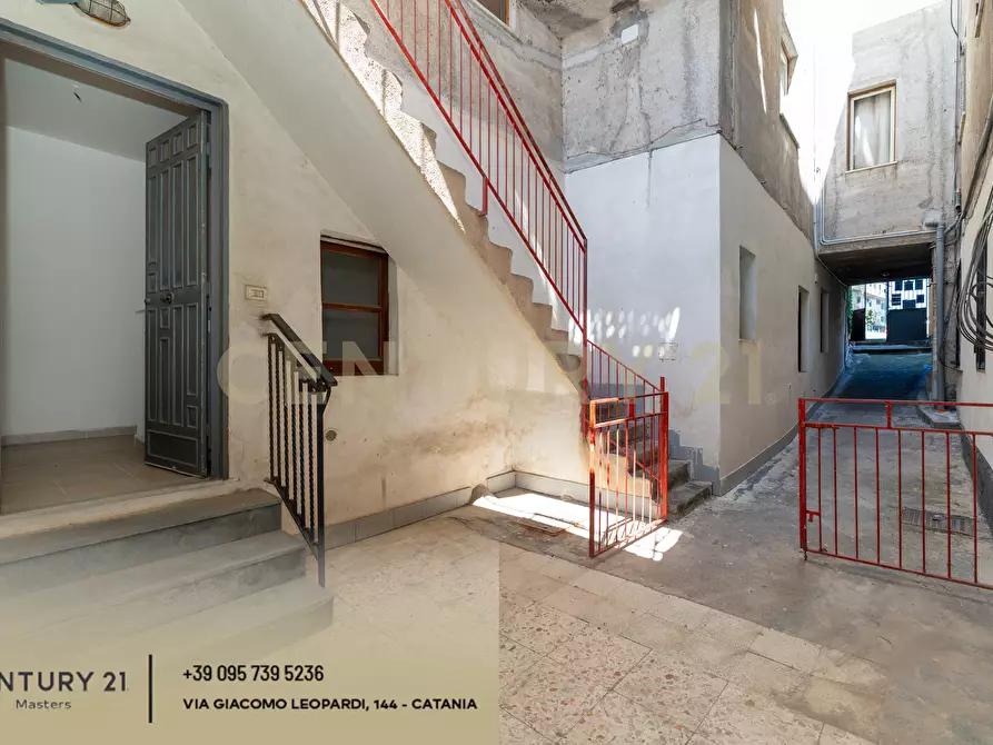 Immagine 54 di Quadrilocale in vendita  in Stradale Cravone 105 a Catania