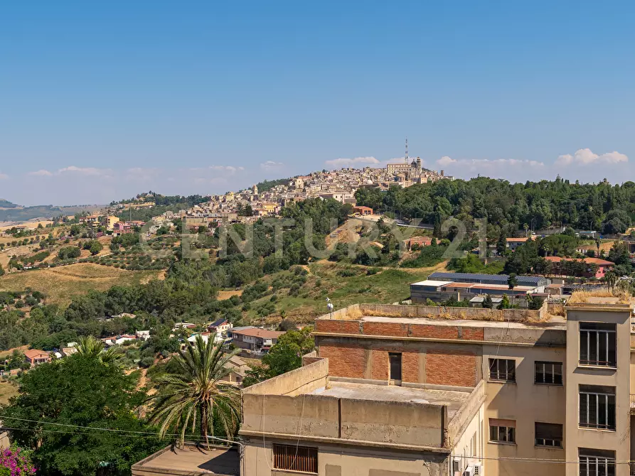 Immagine 21 di Quadrilocale in vendita  in Via Santa Maria di Gesù 72 a Caltagirone