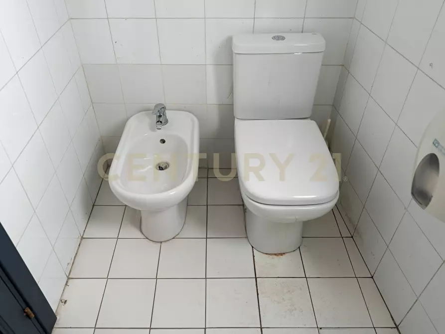 Immagine 13 di Ufficio in vendita  in Stradale Cravone 3 a Catania