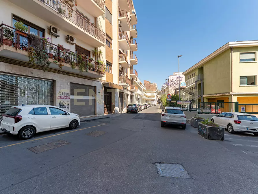Immagine 21 di Pentalocale in vendita  in Via Redentore 15 a Catania