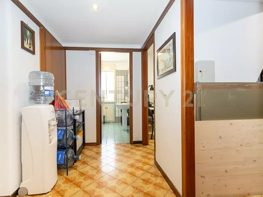 Immagine 23 di Pentalocale in vendita  in Via Grazia Deledda 2 a Catania