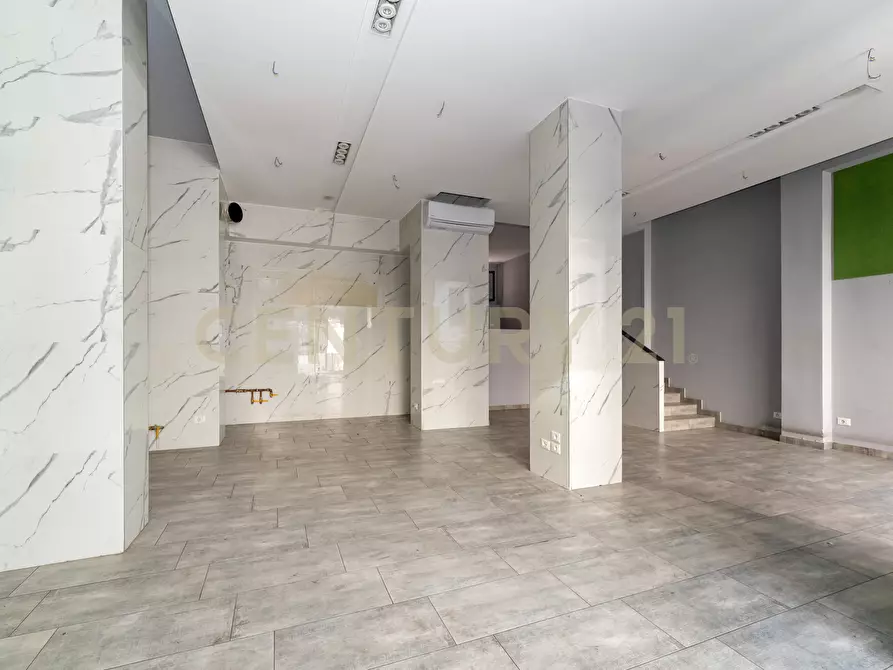 Immagine 7 di Locale commerciale in vendita  in Via Mario Sangiorgi 56 a Catania