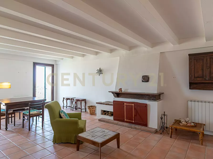 Immagine 1 di Pentalocale in vendita  in Via Amore 13 a Castiglione Della Pescaia