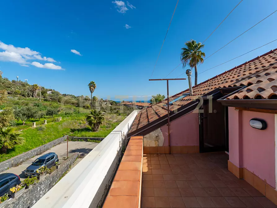 Immagine 71 di Appartamento in vendita  in Via Stazione 12 a Aci Castello