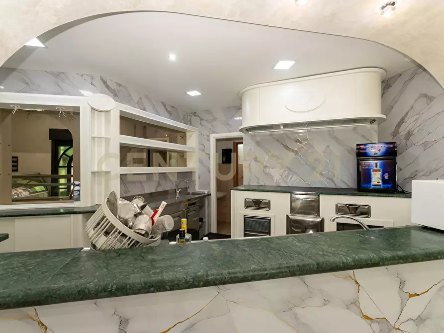 Immagine 23 di Bar / Ristorante in vendita  in Viale Papa Giovanni XXIII 46 a Camporotondo Etneo