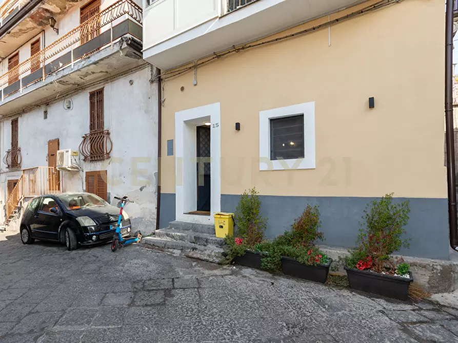 Immagine 1 di Casa indipendente in vendita  in Via Leontini 15 a Catania