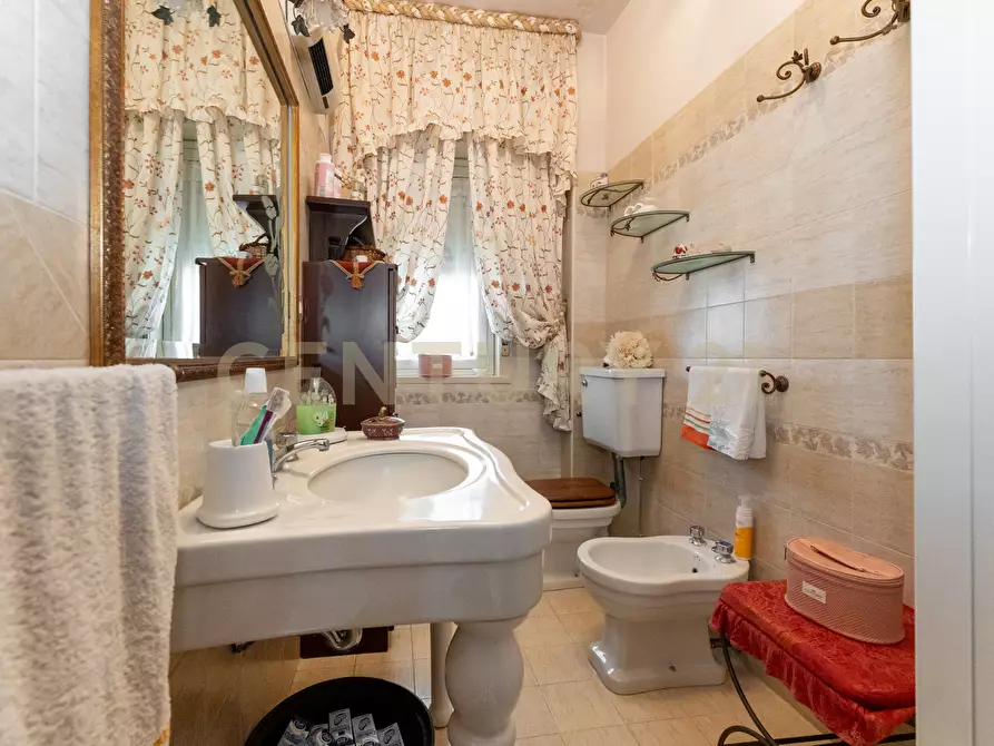 Immagine 32 di Pentalocale in vendita  in Via Carrubella 155 a Gravina Di Catania