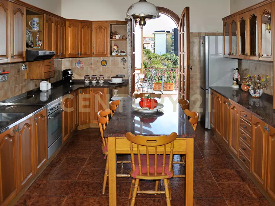 Immagine 26 di Villa in vendita  in Via Musumeci 47 a Giarre