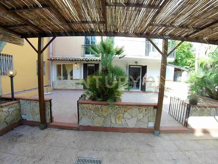 Immagine 11 di Villa in vendita  in Via Livorno 97 a Aci Castello