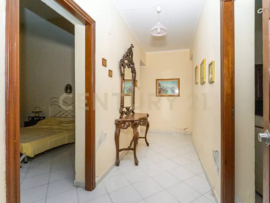 Immagine 15 di Bilocale in vendita  in Via Wrzì 128 a Catania
