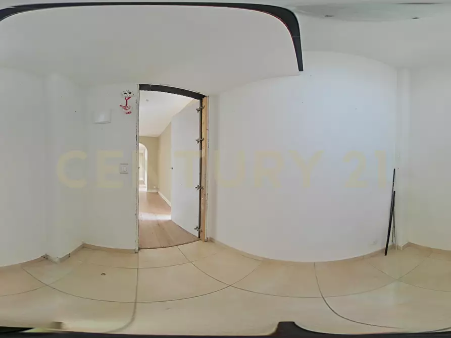 Immagine 39 di Trilocale in vendita  in Via Livorno 101 a Aci Castello