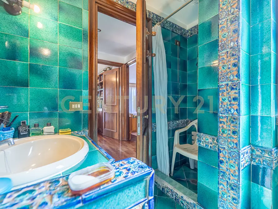 Immagine 54 di Attico in vendita  in Viale Cortina d'Ampezzo 199 a Roma