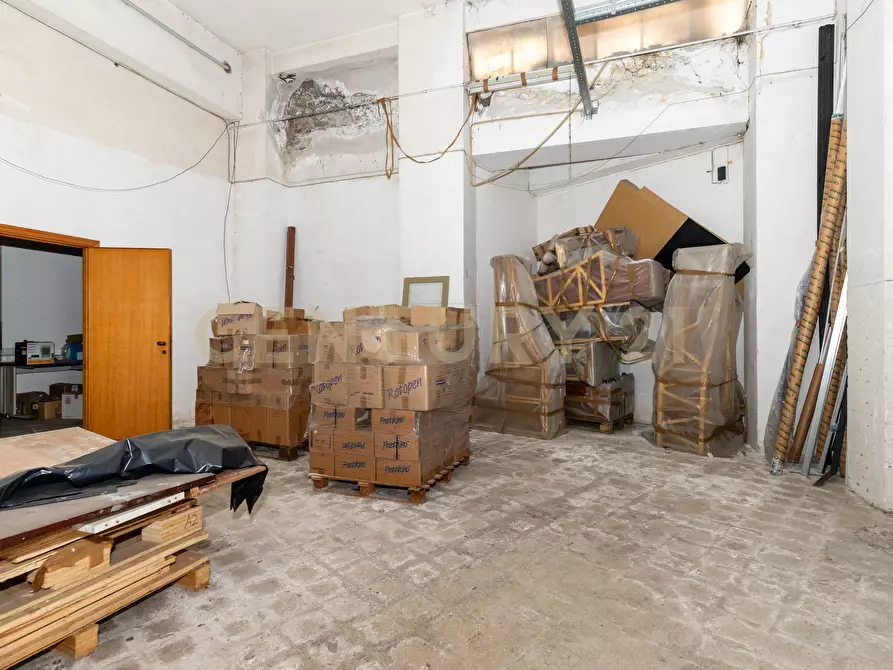 Immagine 40 di Locale commerciale in vendita  in Viale Mario Rapisardi 186 a Catania