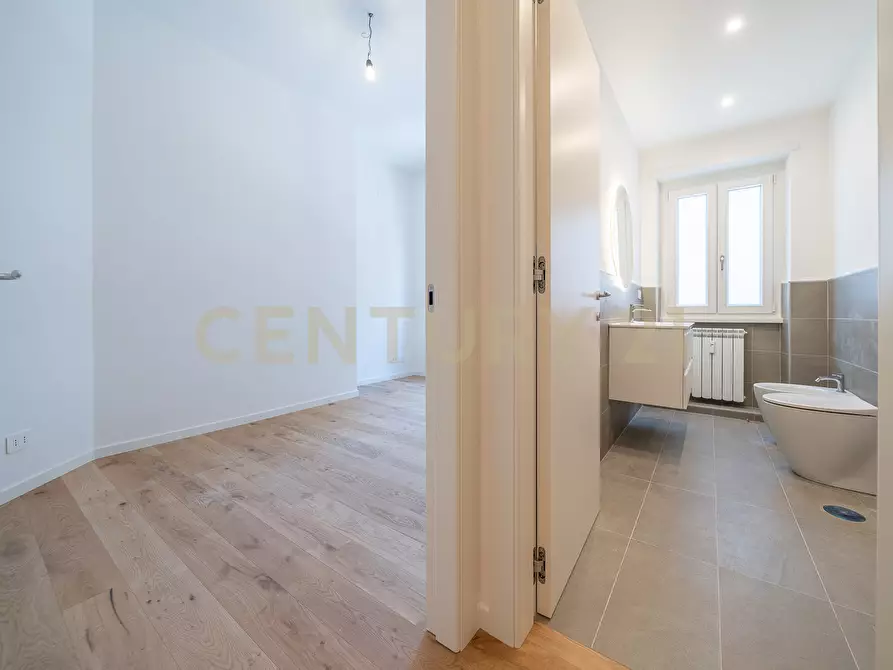 Immagine 50 di Trilocale in vendita  in Via Carlo Dossi 80 a Roma