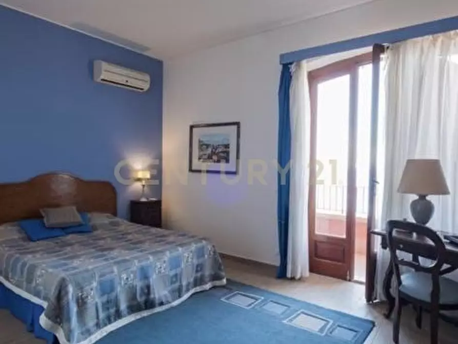 Immagine 58 di Villa in vendita  in manzella sn a Aci Castello