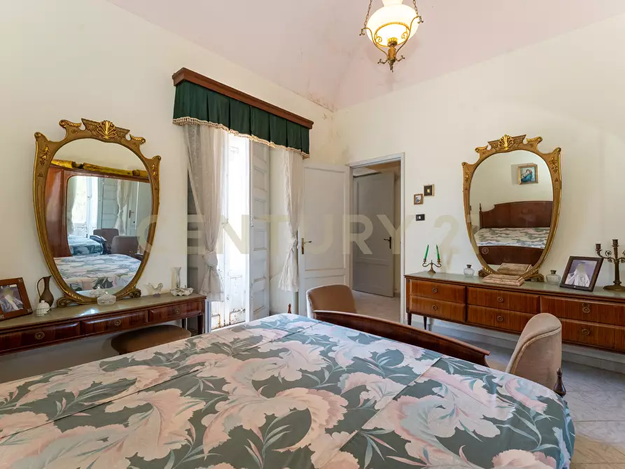 Immagine 42 di Villa in vendita  in Piazza F. M. Scuderi 7 a Viagrande