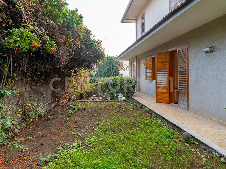 Immagine 61 di Casa bifamiliare in vendita  in Via Sebastiano Grasso 14 a Aci Catena