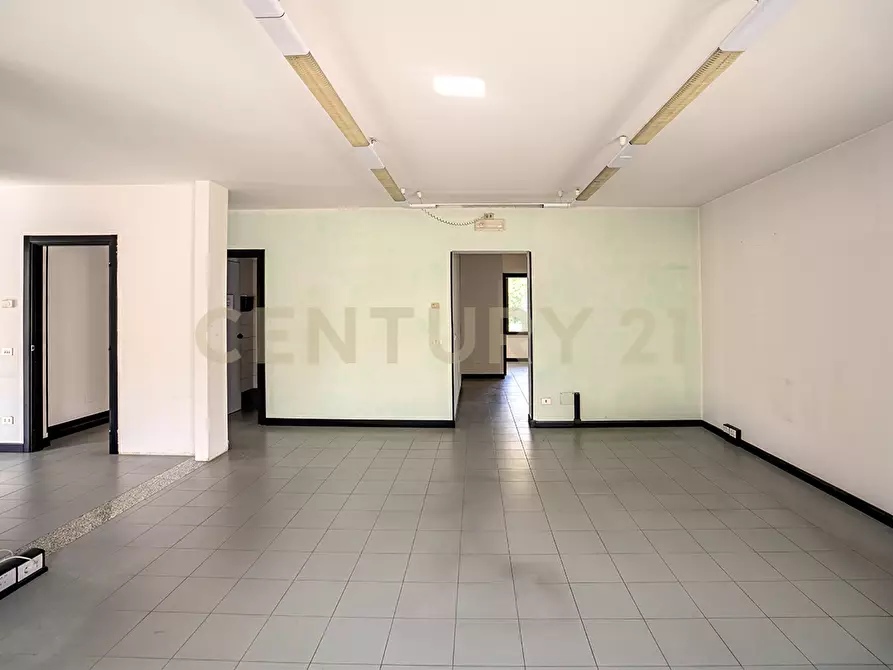 Immagine 6 di Ufficio in vendita  in Via Adriano Cristofoli 40 a Verona