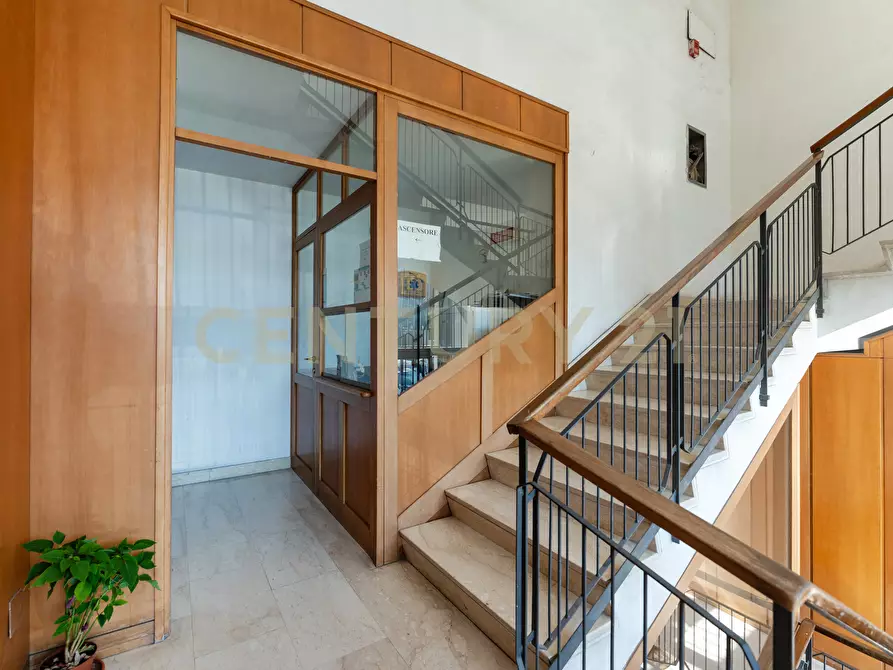 Immagine 5 di Pentalocale in vendita  in Corso Sicilia 64 a Catania