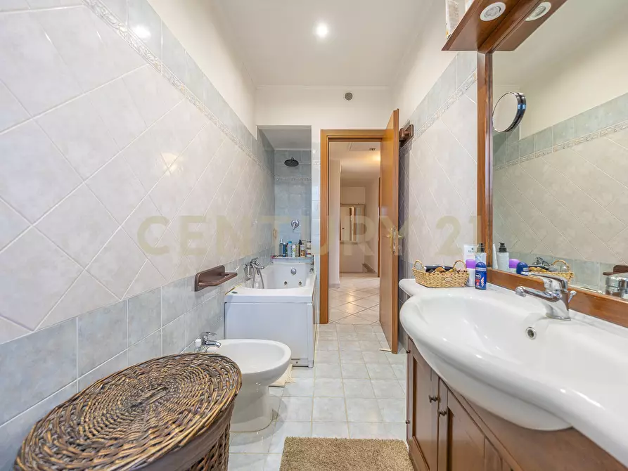 Immagine 3 di Pentalocale in vendita  in Via Ticino 55 a Anzio