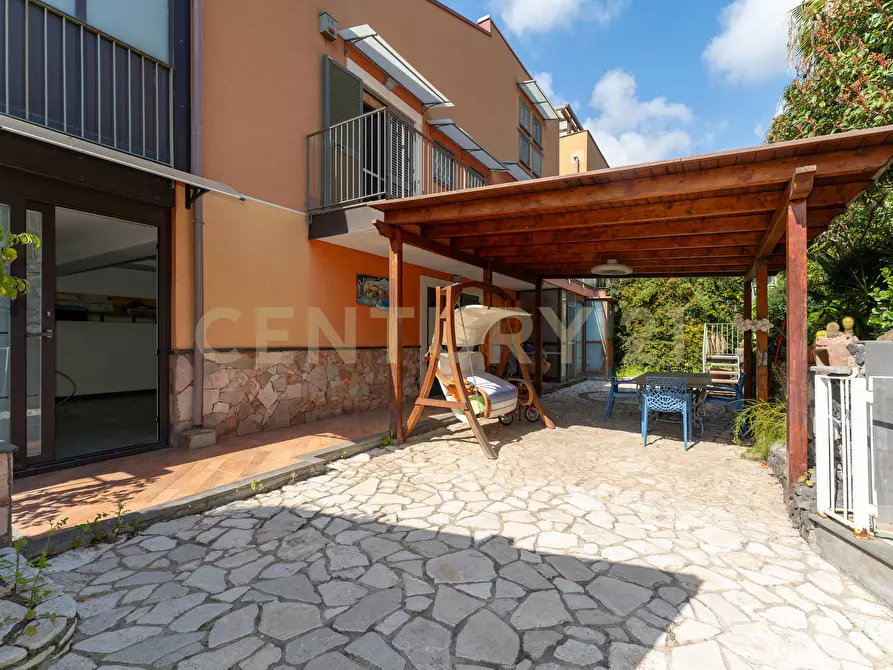 Immagine 41 di Villetta a schiera in vendita  in Via Maria Gianni 81 a Catania