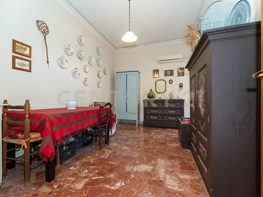 Immagine 32 di Pentalocale in vendita  in Via Redentore 15 a Catania