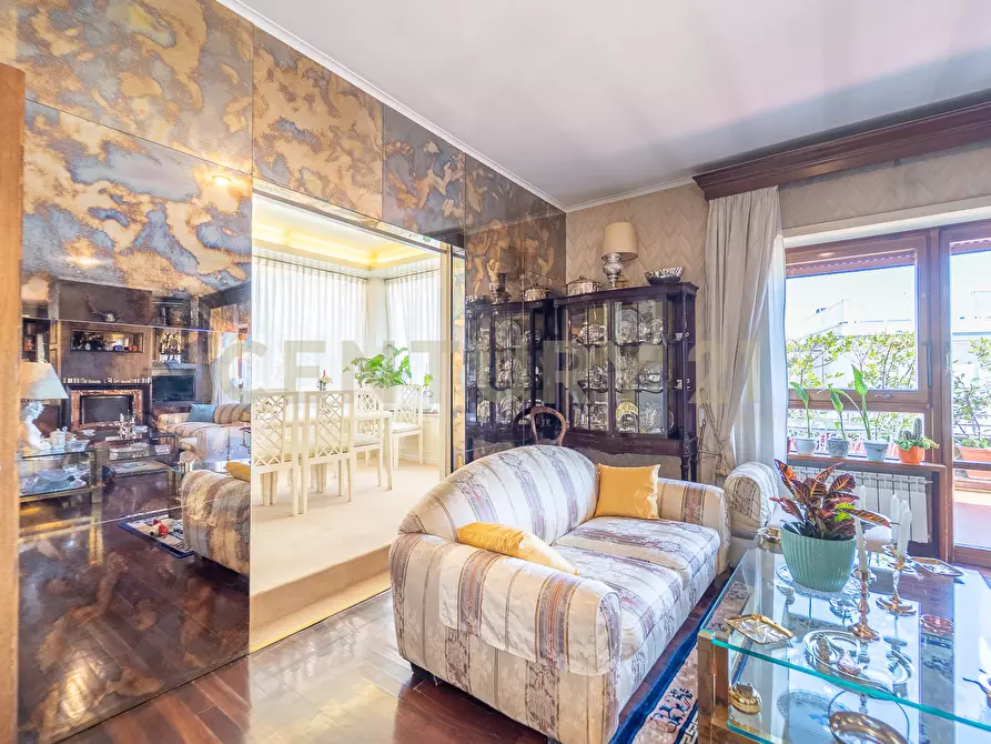 Immagine 16 di Attico in vendita  in Viale Cortina d'Ampezzo 199 a Roma