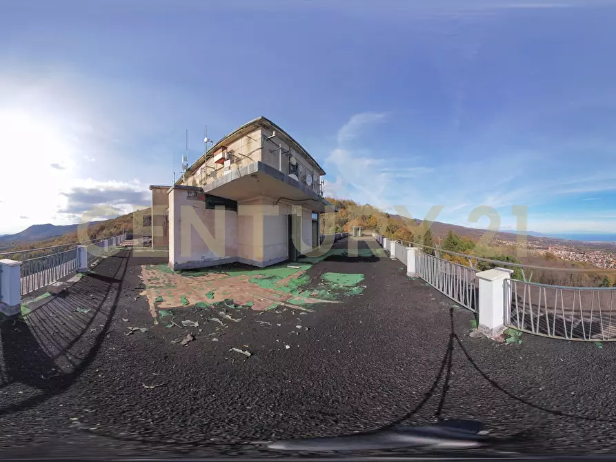 Immagine 37 di Capannone industriale in vendita  in Via Cassone 75 a Zafferana Etnea