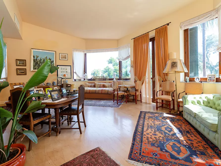 Immagine 11 di Villa in vendita  in Via Timparosa 39 a Aci Castello