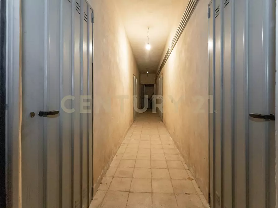 Immagine 45 di Pentalocale in vendita  in Via Nino Martoglio 13 a Valverde