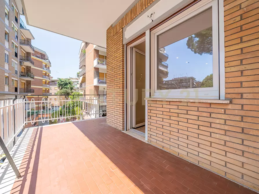 Immagine 76 di Trilocale in vendita  in Via Carlo Dossi 80 a Roma