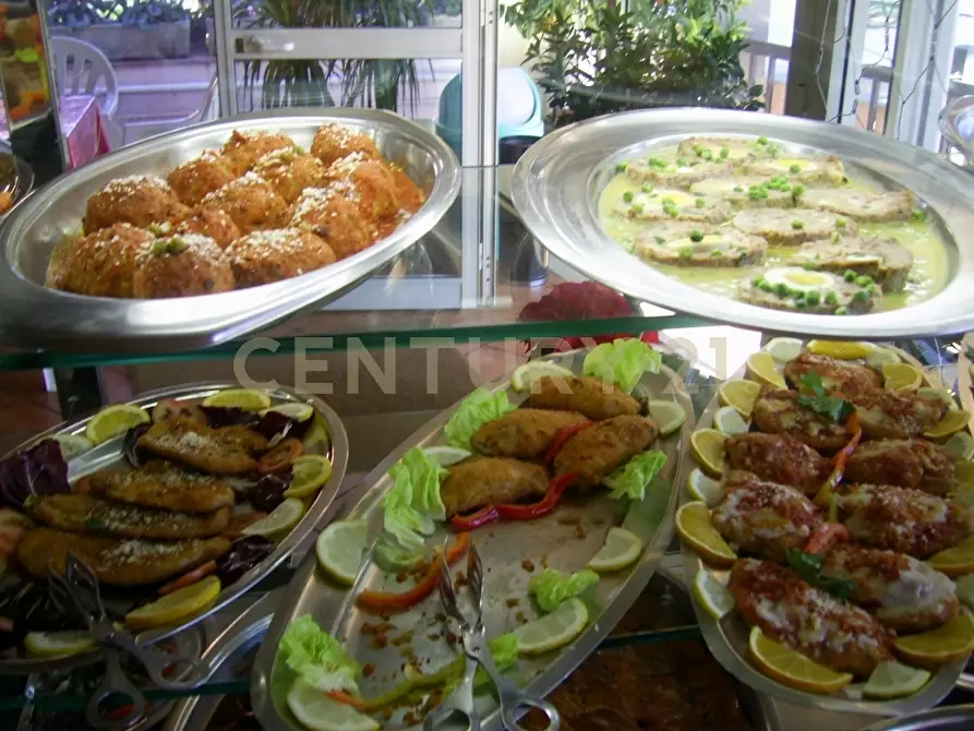 Immagine 31 di Pizzeria / Pub in vendita  in Via della Regione 1 a San Giovanni La Punta