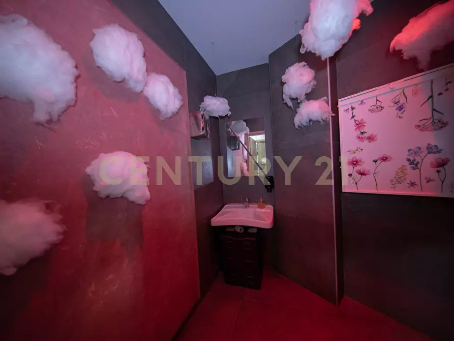 Immagine 17 di Appartamento in vendita  in Piazza di Ponte Lungo 1 a Roma