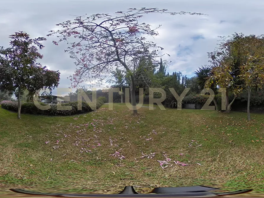 Immagine 50 di Villa in vendita  in Via Brinzio 20 a Aci Catena