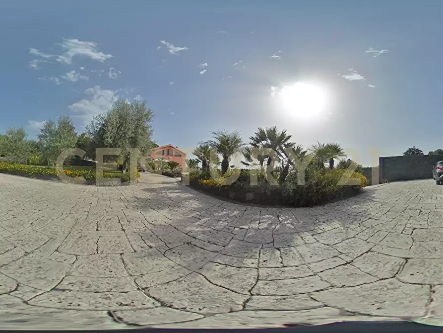 Immagine 36 di Villa in vendita  in Via Brinzio 20 a Aci Catena