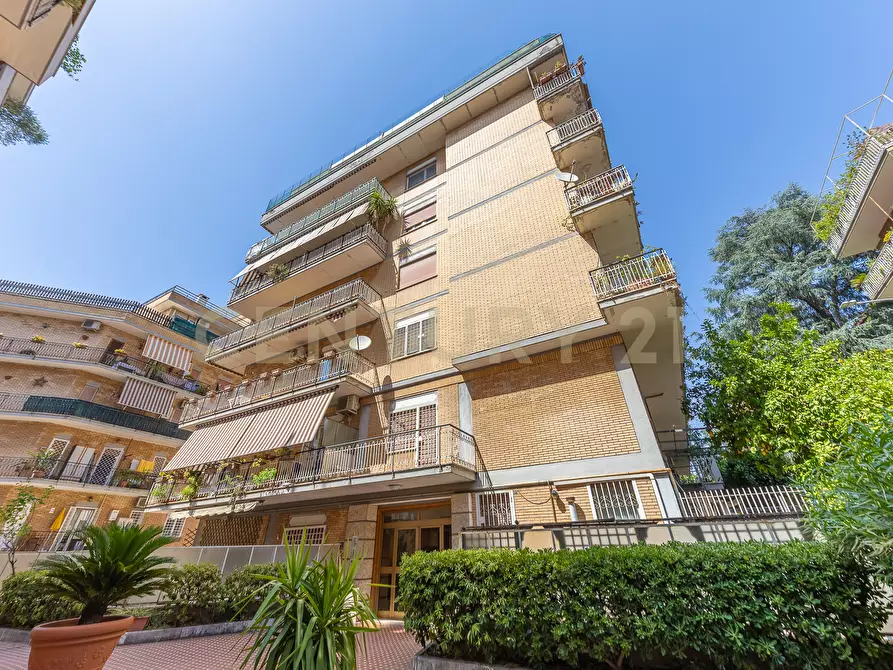 Immagine 111 di Trilocale in vendita  in Via Carlo Dossi 80 a Roma