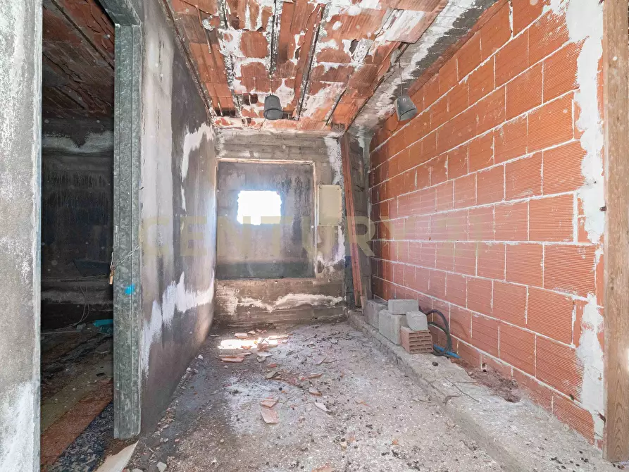 Immagine 34 di Palazzo in vendita  in Via dell'Aria snc a Pedara