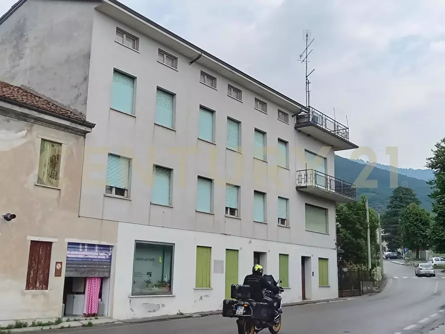 Immagine 4 di Palazzo in vendita  in via Molini 36 a Valdobbiadene