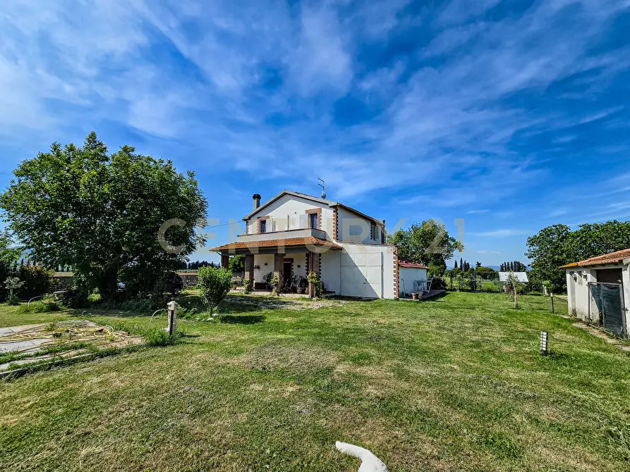 Immagine 1 di Rustico / casale in vendita  in Strada Comunale di Montalcino 65 a Castiglione Della Pescaia