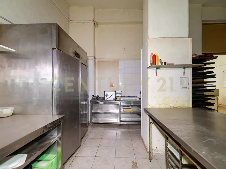 Immagine 27 di Locale commerciale in vendita  in Via Giacomo Leopardi 127 a Catania