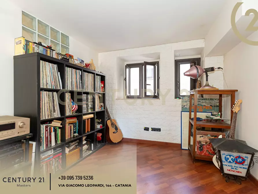 Immagine 112 di Pentalocale in vendita  in Via Etnea 196 a Catania