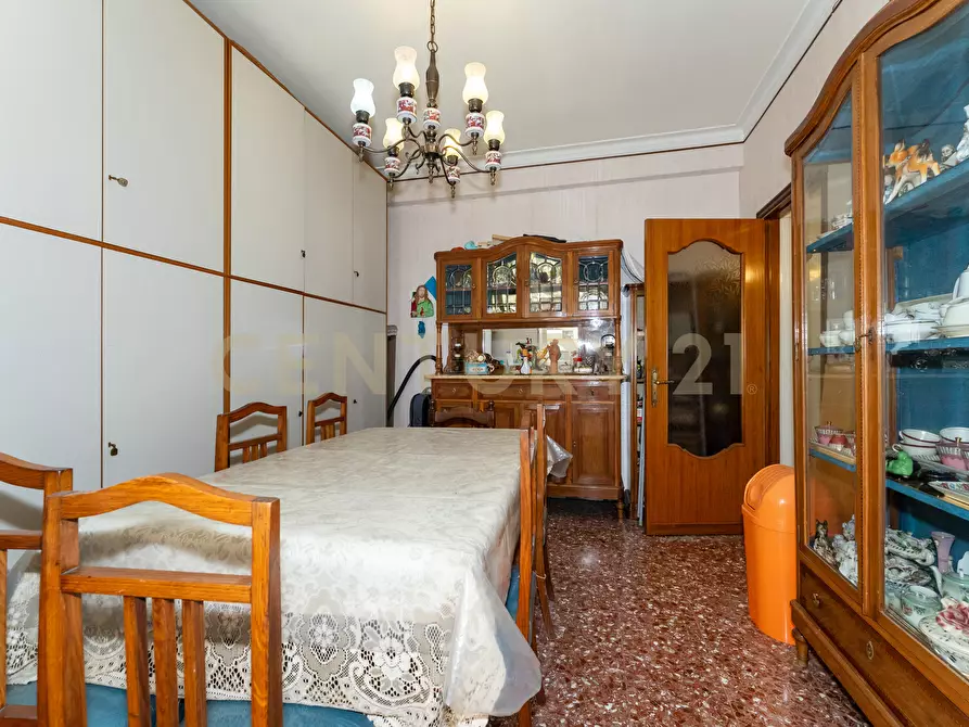 Immagine 17 di Pentalocale in vendita  in Via Messina 523 a Catania