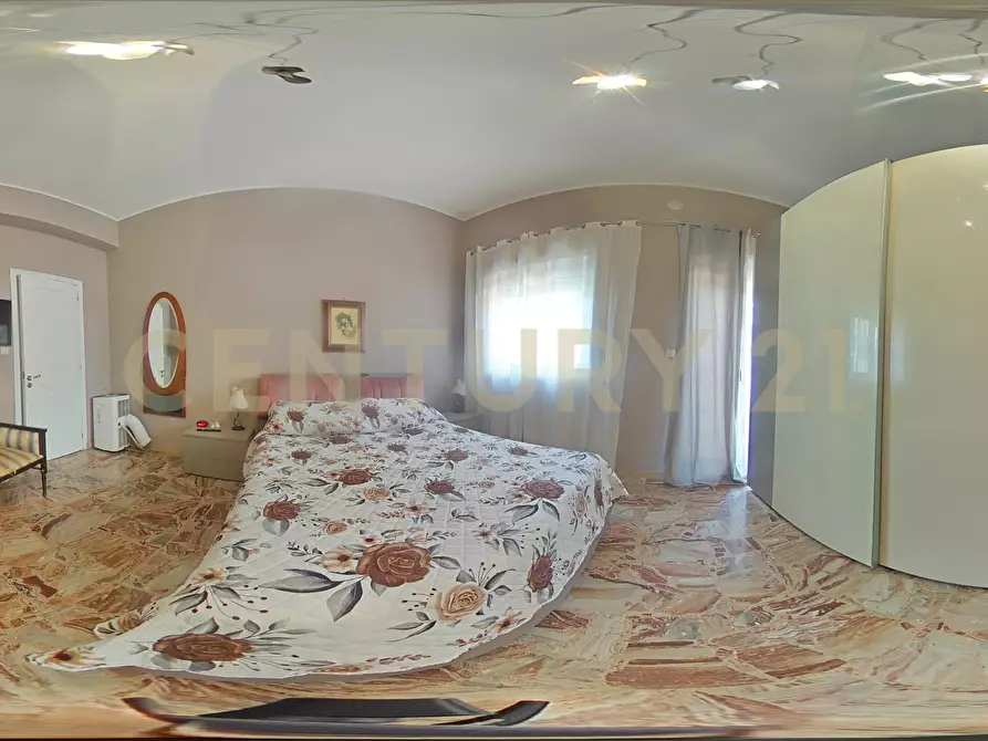 Immagine 47 di Pentalocale in vendita  in Via Isole Eolie 126 a Paterno'