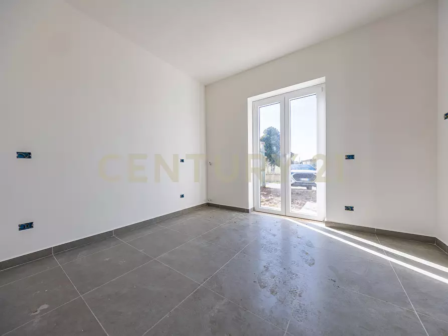 Immagine 12 di Casa trifamiliare in vendita  in Via Basento 4 a Aprilia