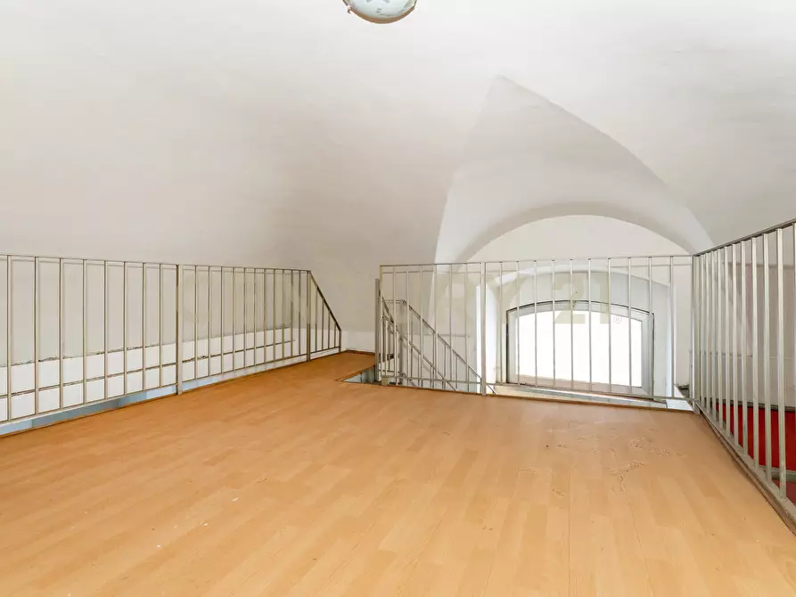 Immagine 26 di Locale commerciale in vendita  in Via Principe Nicola 80 a Catania