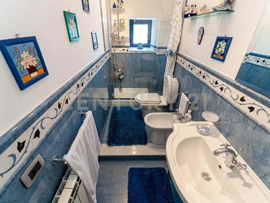 Immagine 38 di Appartamento in vendita  in Via Stazione 12 a Aci Castello